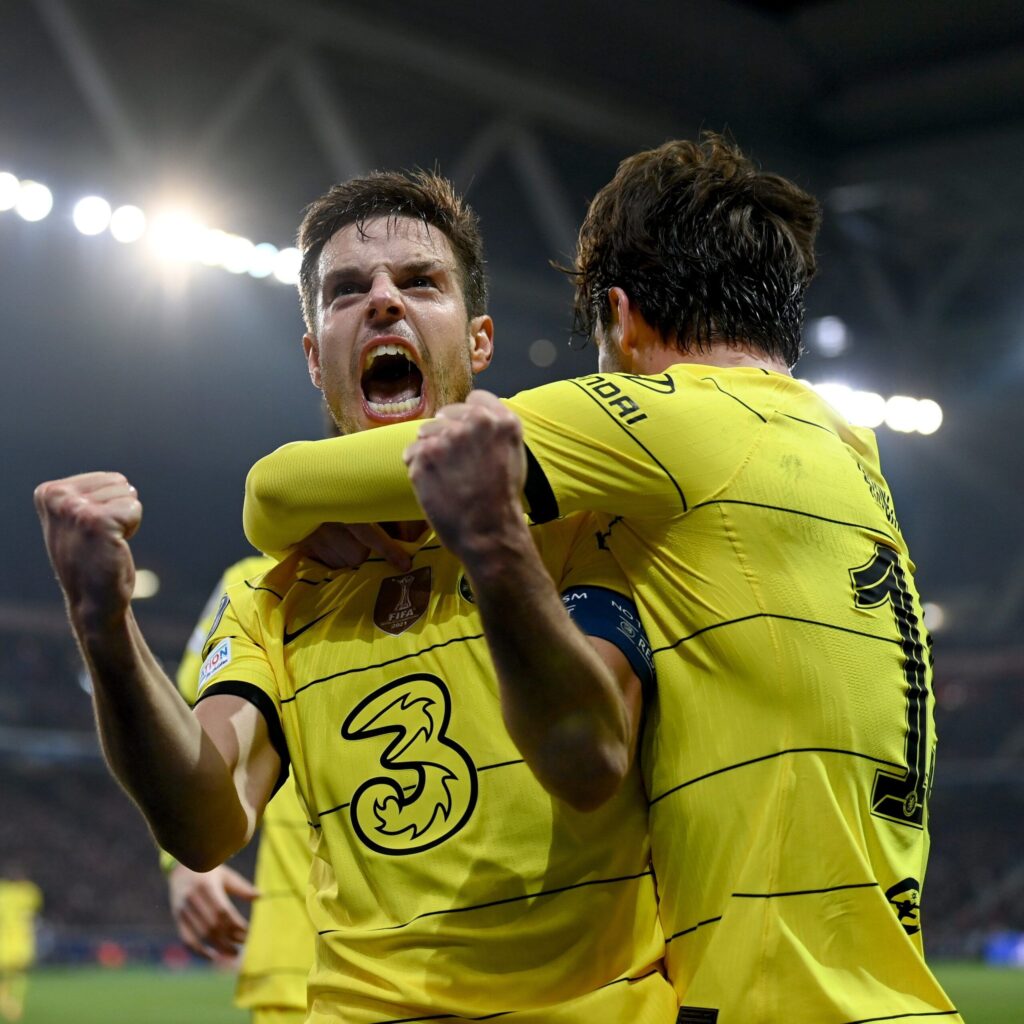 César Azpilicueta celebra un gol con el Chelsea