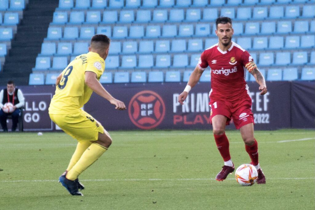 Joan Oriol encara a Alberto del Moral | Foto: @NASTICTARRAGONA