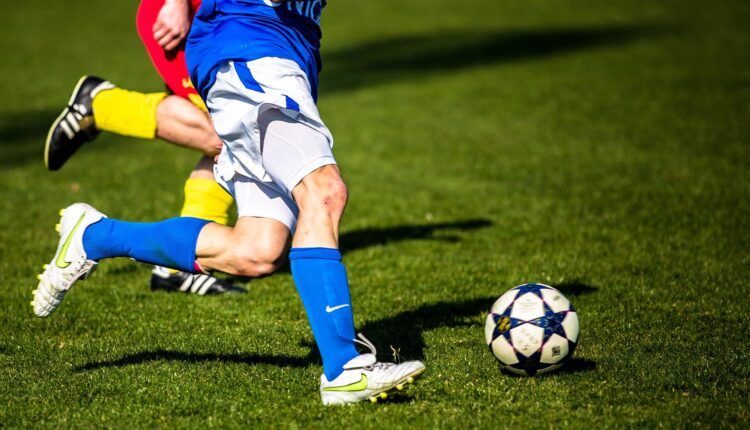 ¿Quiénes son los mejores futbolistas españoles de la historia de este deporte?