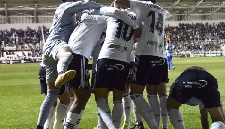 Burgos CF celebra gol