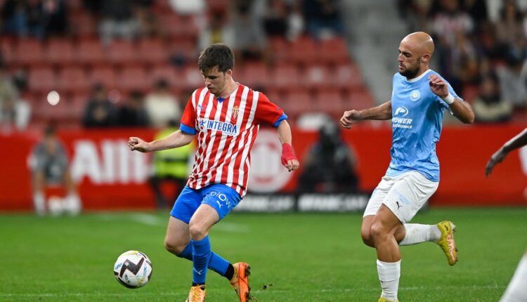 Guille Rosas en un partido frente al Ibiza