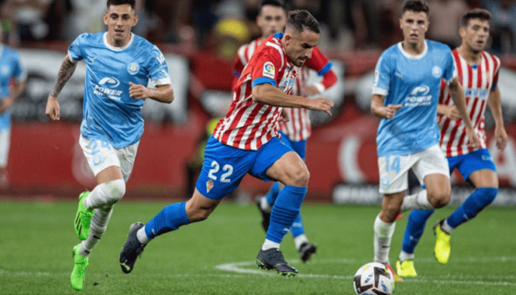 Pol Valentín en el partido frente a la UD Ibiza