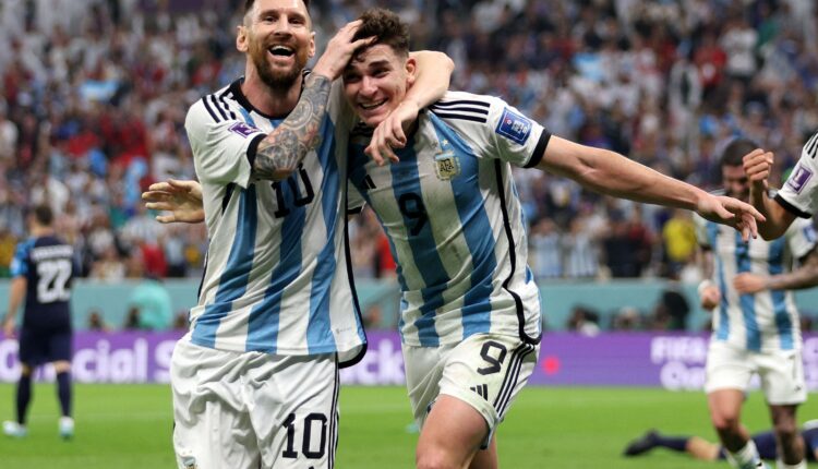 Messi y Julián Álvarez