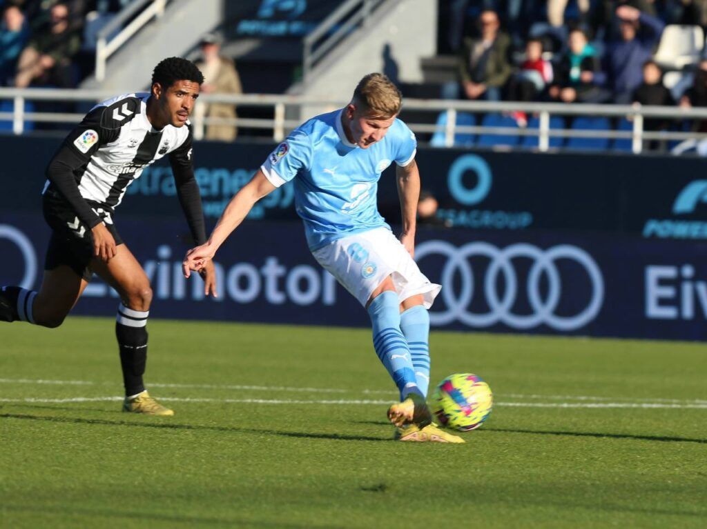 Mateusz Bogusz anotó el 1-0. | Foto: @ibizaud