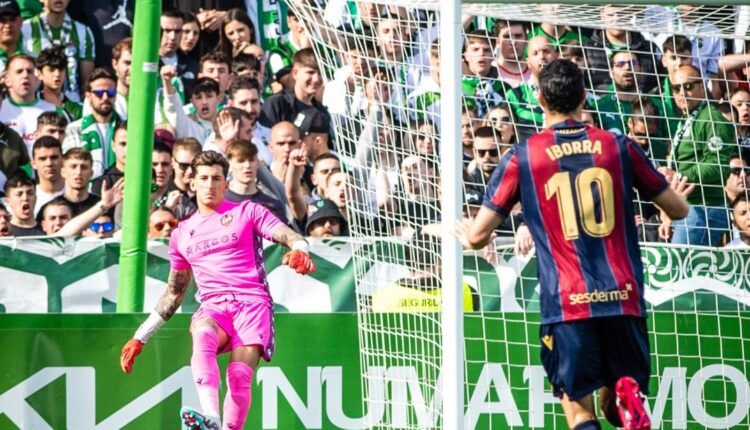 Dani Cárdenas en un partido el curso pasado