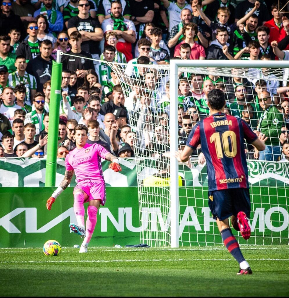 Dani Cárdenas en un partido el curso pasado