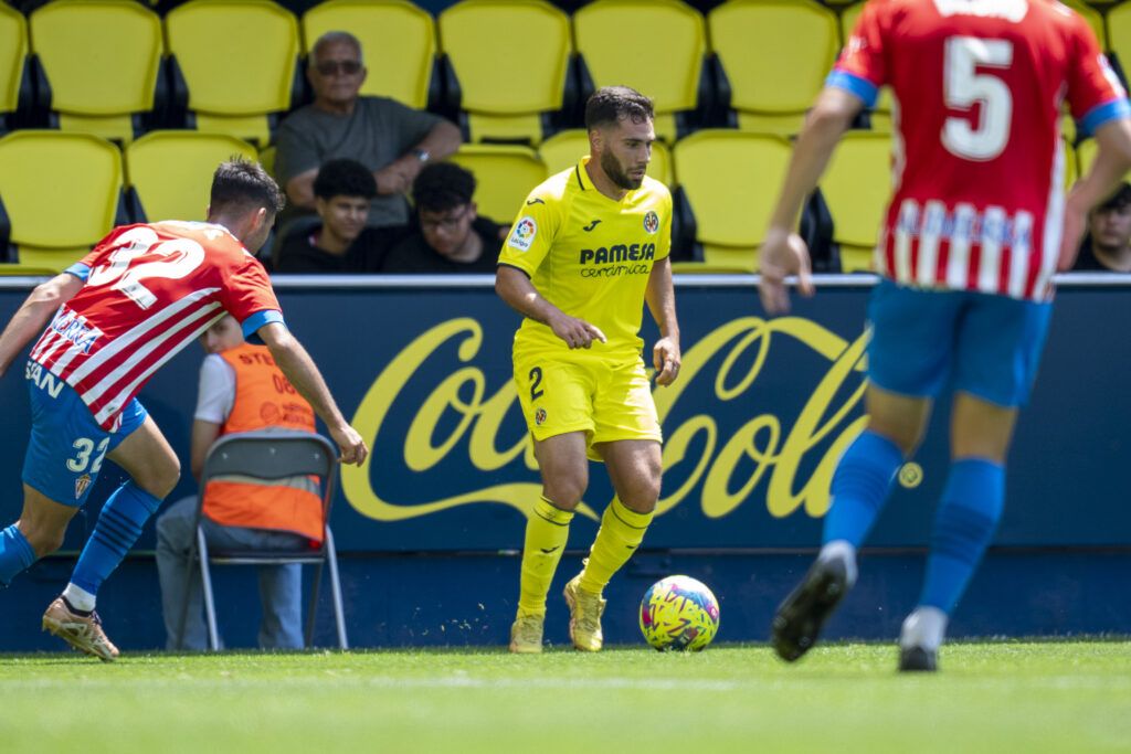 Miguel Ángel Leal en un partido con el Villarreal 'B' frente al Sporting