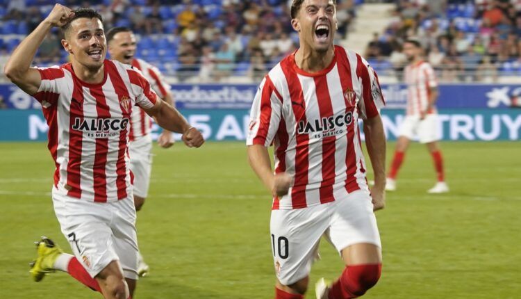 Gaspar y Nacho Méndez celebran gol en Huesca