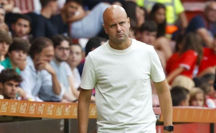 Miguel Ángel Ramírez en un partido en El Molinón