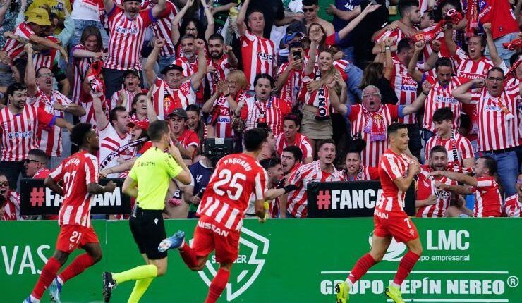 Gaspar celebra un gol en El Sardinero