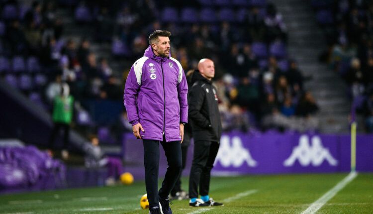 Pezzolano en el partido ante el Racing de Ferrol. Foto: Real Valladolid