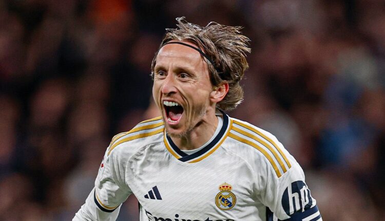 Modric celebra su tanto frente al Sevilla. Foto: @realmadrid.